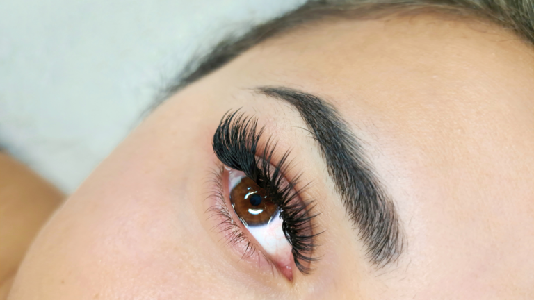 The Dos and Don’ts of Caring for Your Eyelash Extensions in Clearfield